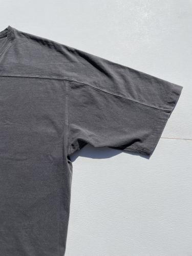 【MONOSTEREO】 Community Football Tee
