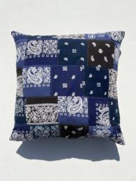 【KNIFEWING】 Vintage Bandana Cushion Cover (C)
