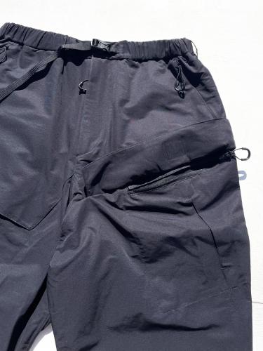 【CMF OUTDOOR GARMENT】　HIDDEN CARGO PANTS (Black)